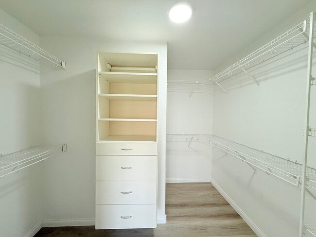 Building Photo - Cozy and charming 3-bedroom, 2.5-bath home