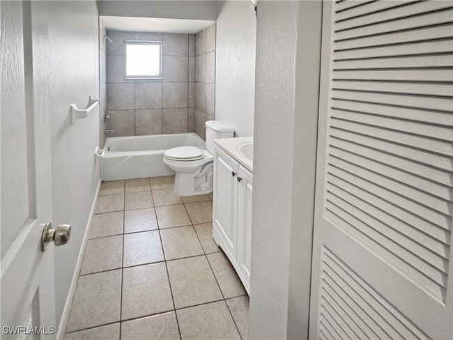Building Photo - 6635 Warwick Cir