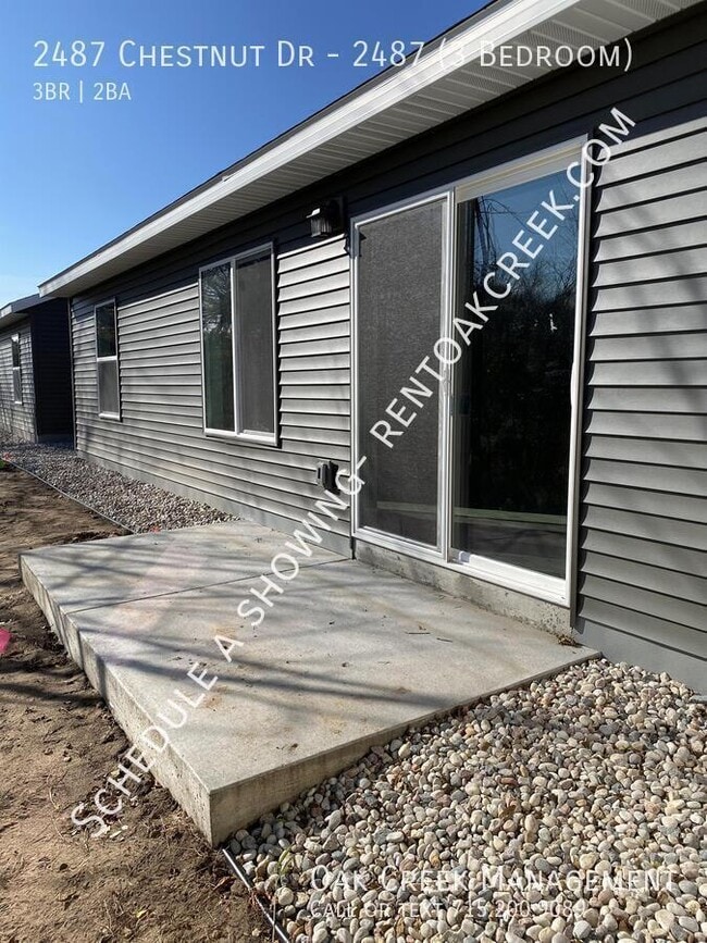 Building Photo - 2487 Chestnut Dr