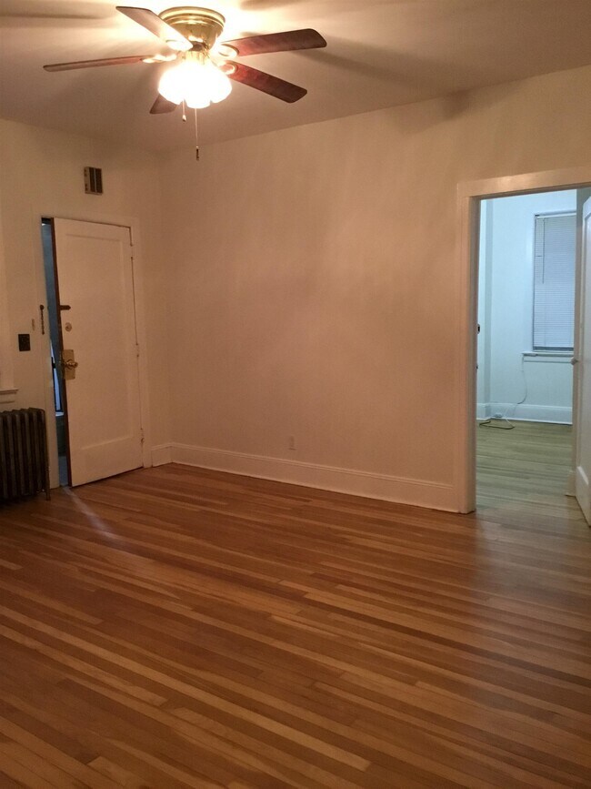 Building Photo - 1407 70th St