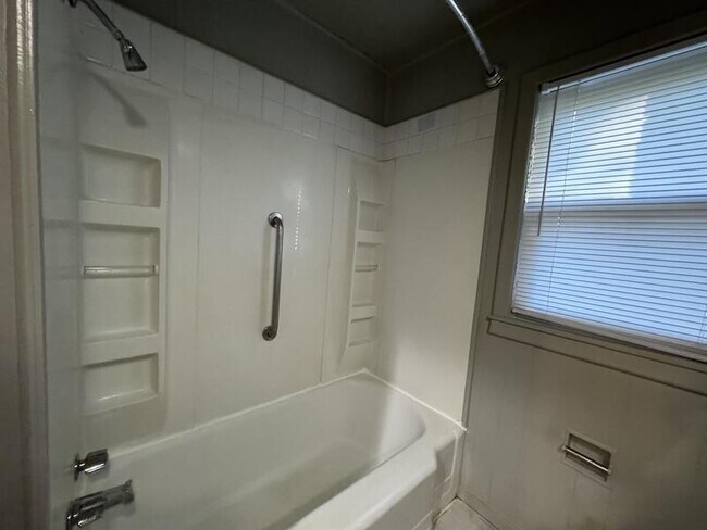 Building Photo - 3212 Ardyce Dr