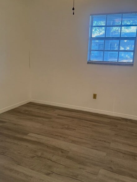 Building Photo - 1442 E 1st Ave