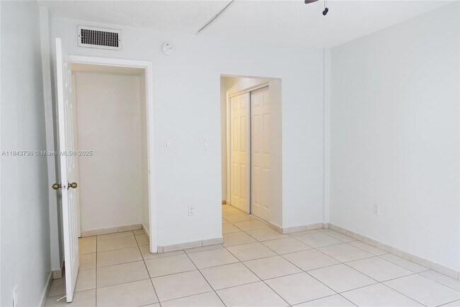 Building Photo - 495 NW 72nd Ave