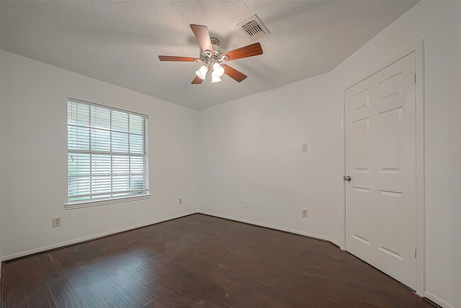 Building Photo - 4431 Duesenberg Dr