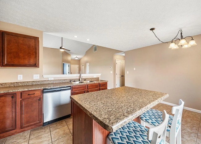 Building Photo - 3185 Fleming Dr