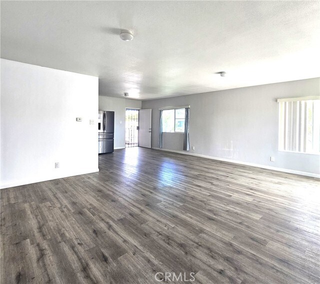 Building Photo - 320 E Hullett St