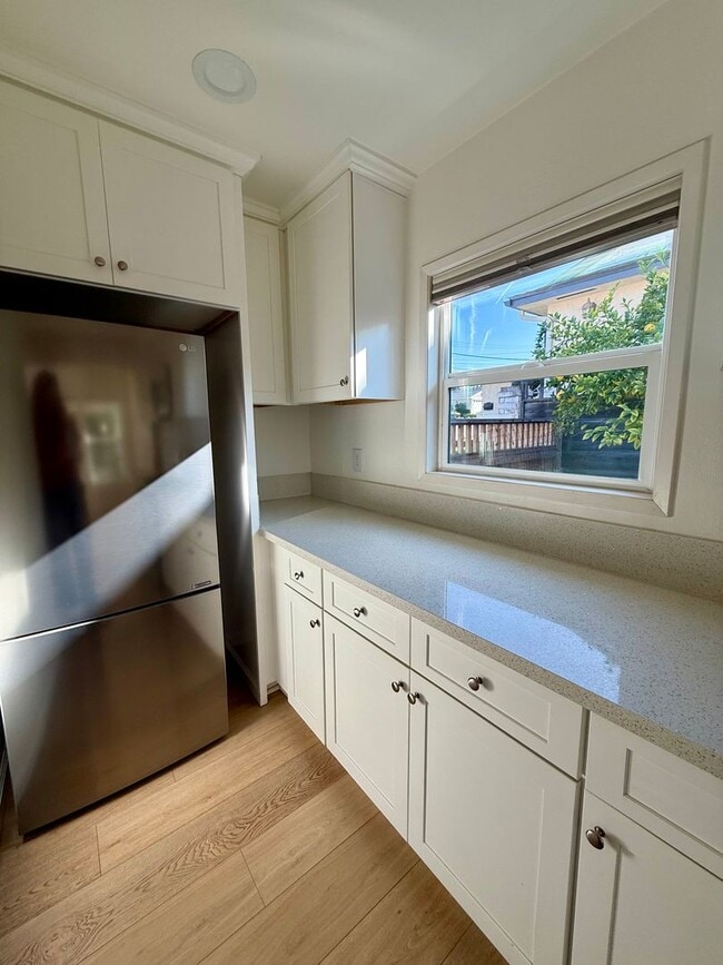 Building Photo - 6856 Newberry St