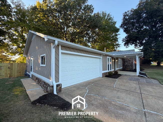 Building Photo - 3955 Castile St