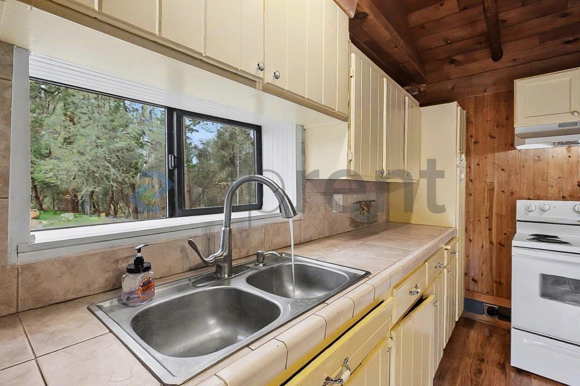 Building Photo - 30400 Withrow Rd