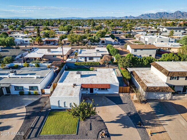 Building Photo - 8326 E Crestwood Way