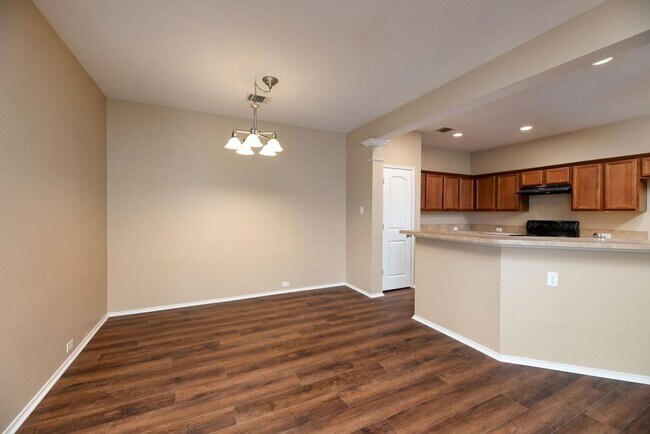 Building Photo - 2510 Sedona St