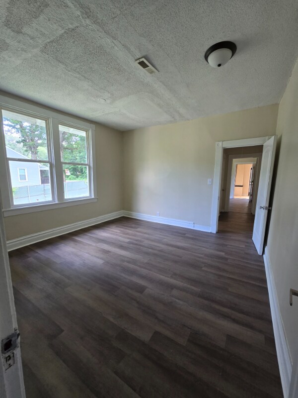 Building Photo - 2513 Haden Ave