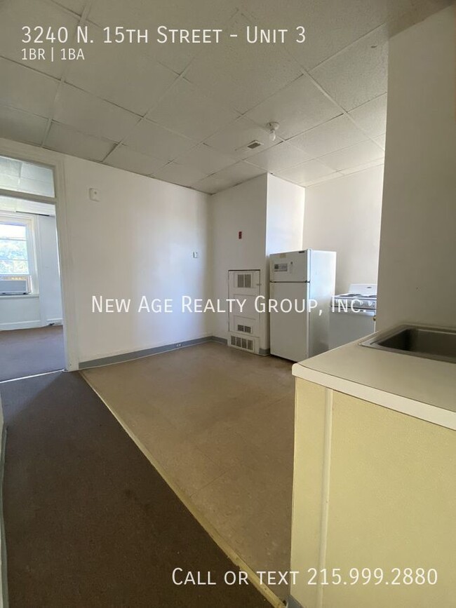 Building Photo - Spacious apartment available in North Philly!