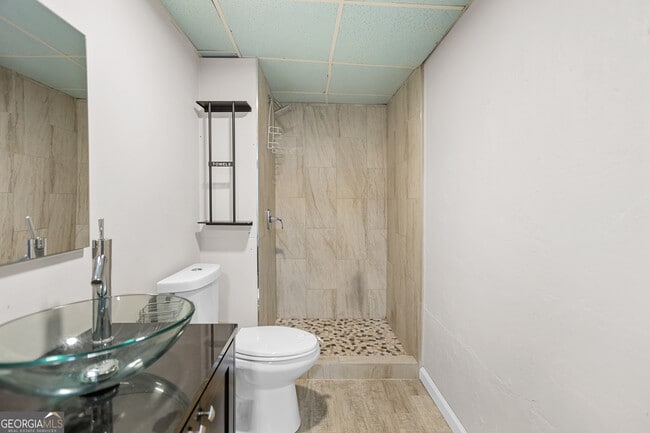 Building Photo - 204 Victoria Trace
