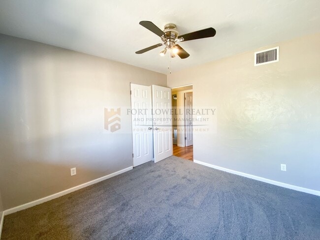 Building Photo - Beautiful 3 Bed, 2 Bath with Pool!! NO HOA!!! (Available on 05/01/26)