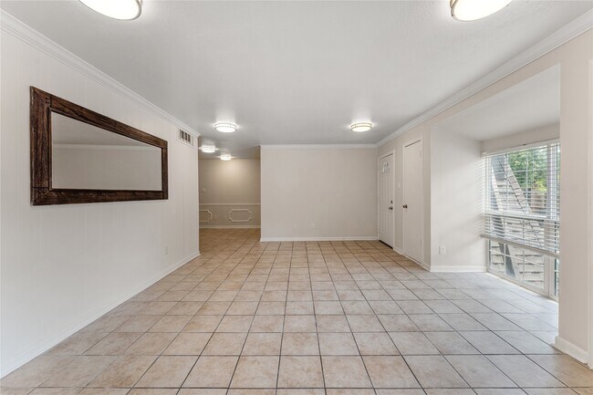 Building Photo - 12633 Memorial Dr