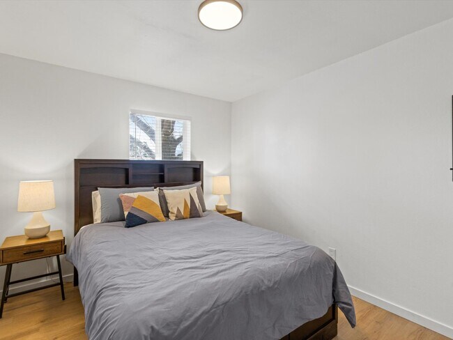 Building Photo - 4899 Sonata Dr