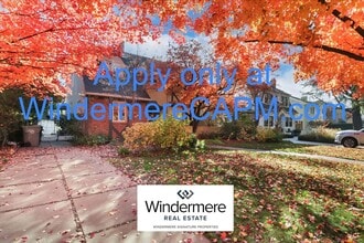 Building Photo - Stunning 5 Bed/3 Bath Home in Highly Desirable Fab Forties of East Sacramento!