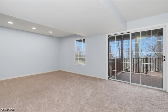 Building Photo - 5 Ajax Ct