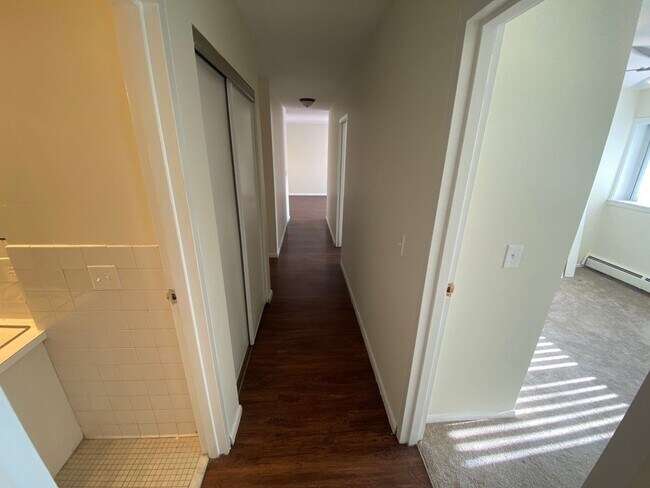 Interior Photo - 242 West Franklin Ave
