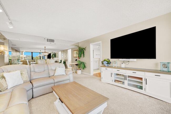 Building Photo - 2697 N Ocean Blvd