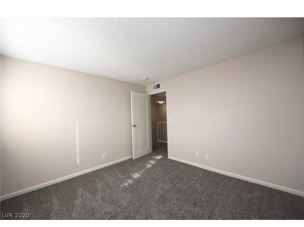 Building Photo - 7165 Bridgeview Ave