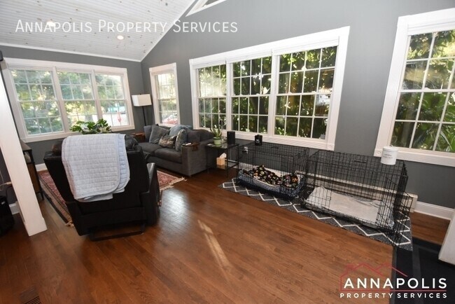 Building Photo - 1200 Bay Highlands Dr