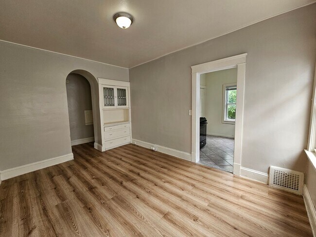 Building Photo - Idlewood Ave