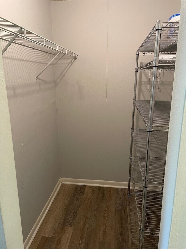 Building Photo - 403 Hayden Rd