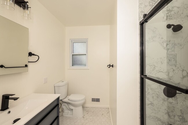 Building Photo - 3 Bedroom Home Available In Albany!