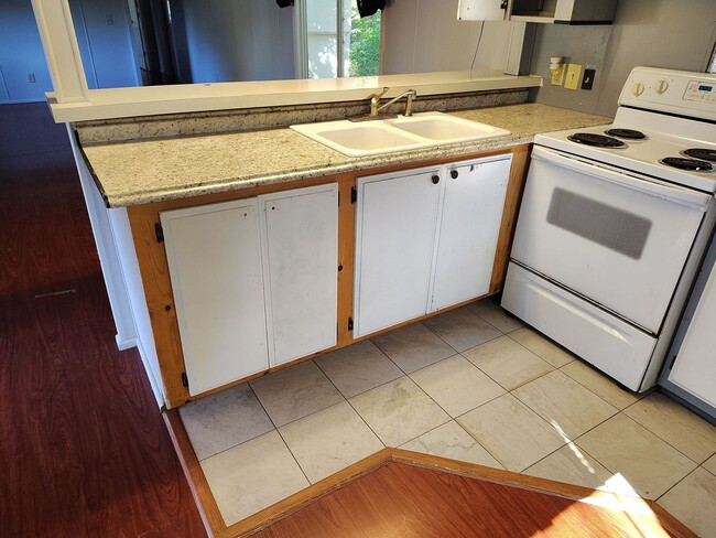 Building Photo - 1819 Green Siding Rd