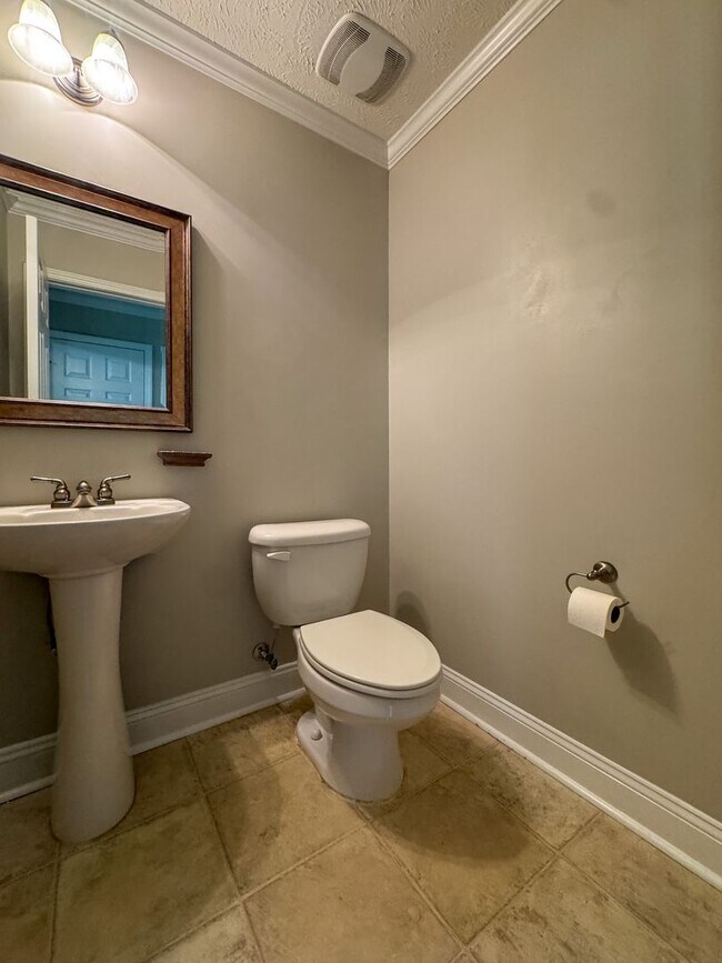 Building Photo - Beautiful 4 Bed 2.5 Bath Home in Raeford