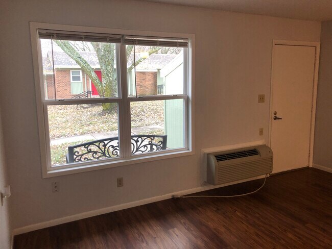 Large Bay Windows - Prairie Springs