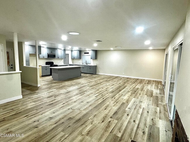 Building Photo - 2535 N Phyllis St