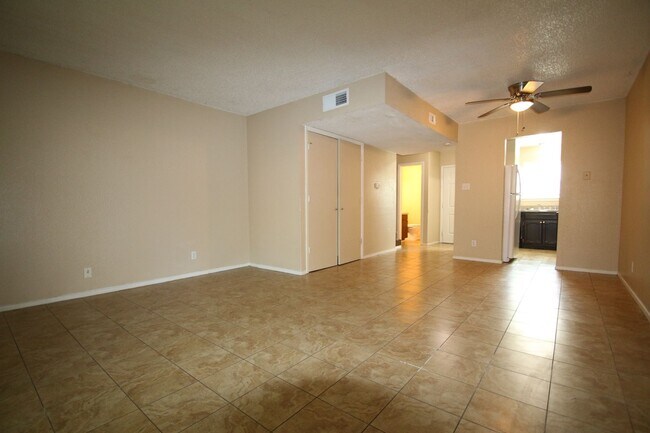 Building Photo - 3732 Bonnie Dr