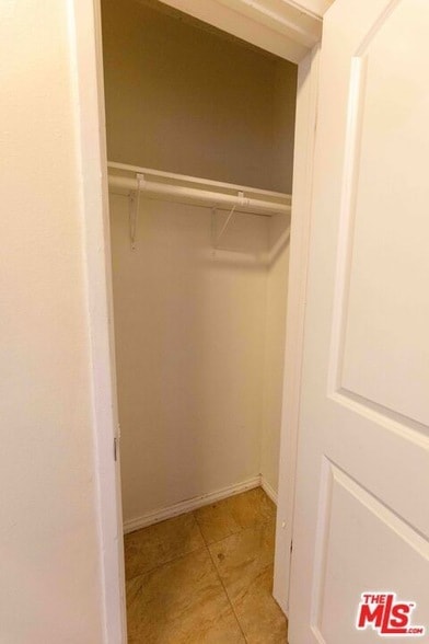 Building Photo - 947 Westmoreland Ave