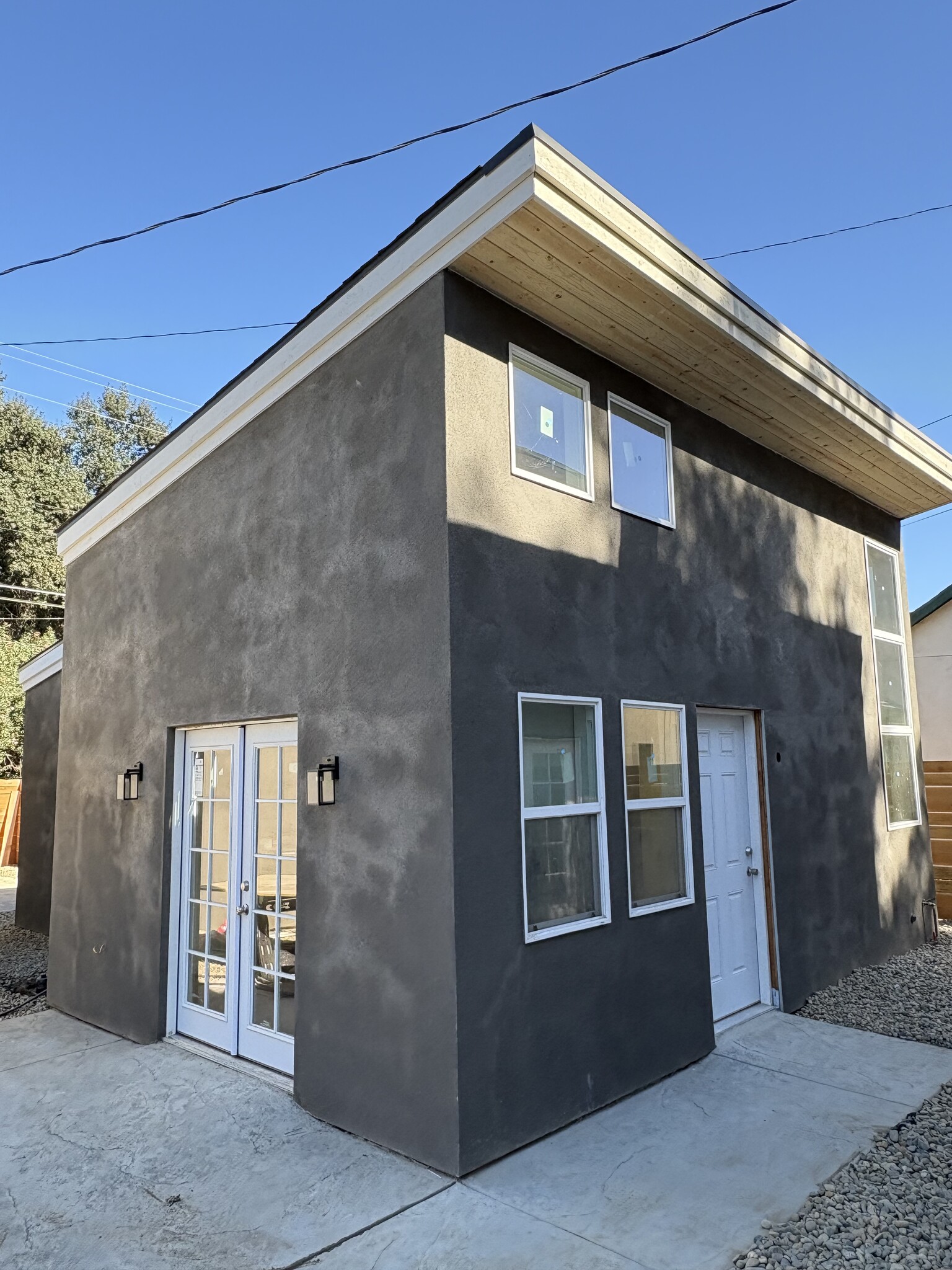 Private unit #C 1bed/1bath - 214 Kimble St