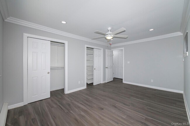 Building Photo - 405 Brentwood Rd