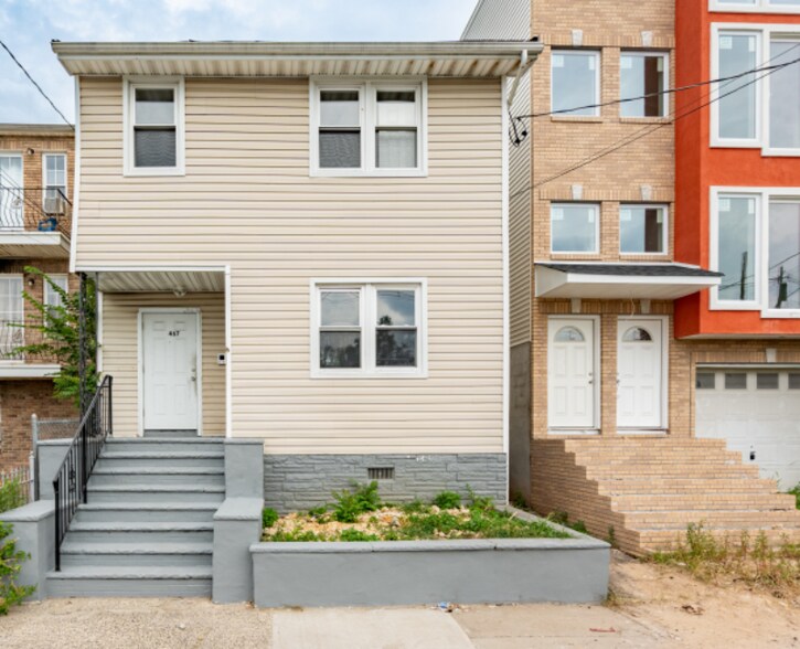 Building Photo - 467 Hawthorne Ave