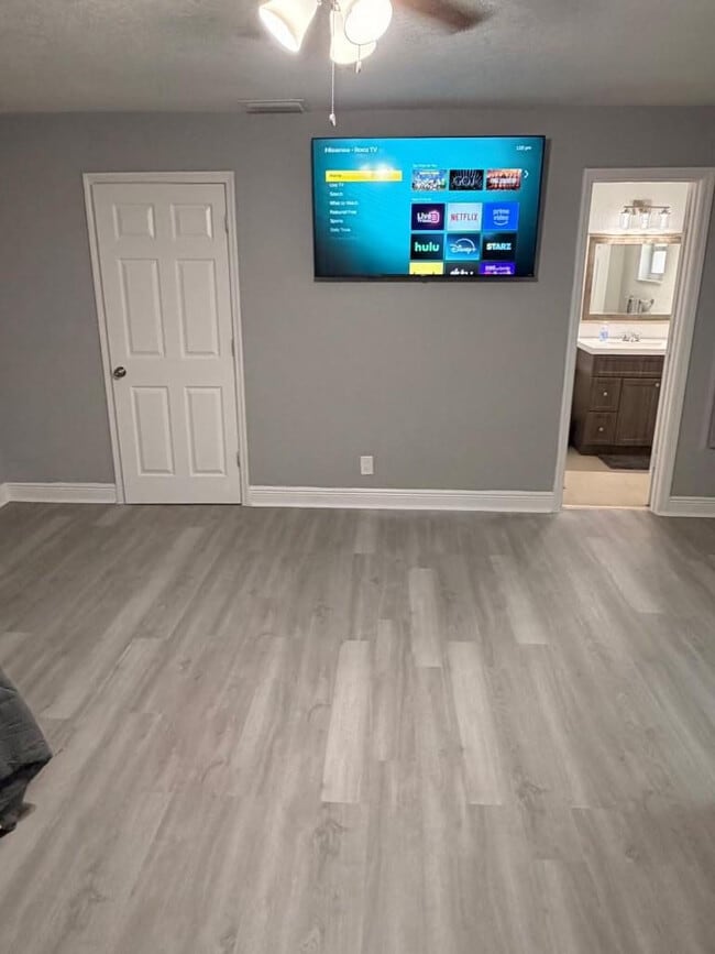 Primary Photo - 1558 NW 5th Ave