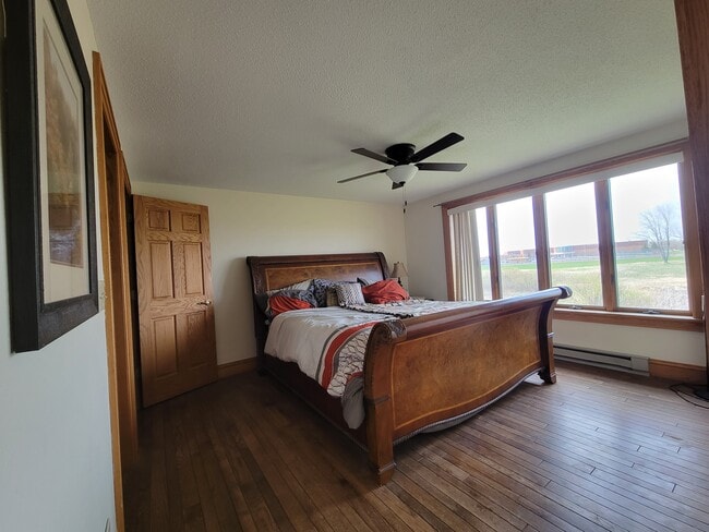 Building Photo - 3325 Cumming Ave