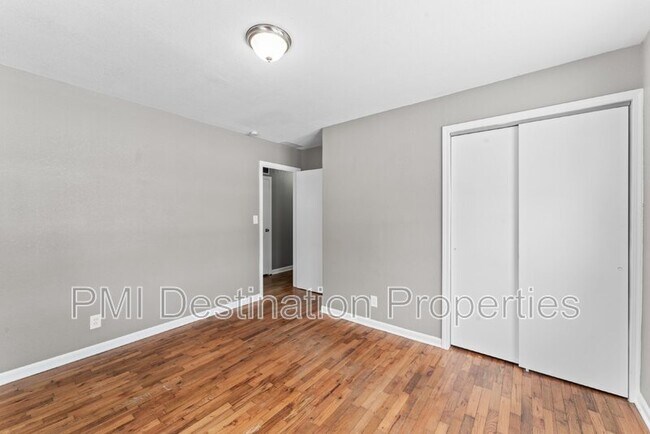 Building Photo - 1503 W 21st Terrace