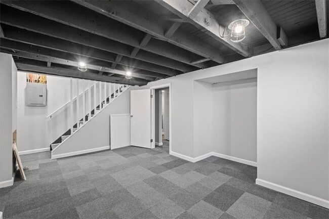 Building Photo - Spacious 4-Bedroom Home with Modern Updates & Private Driveway