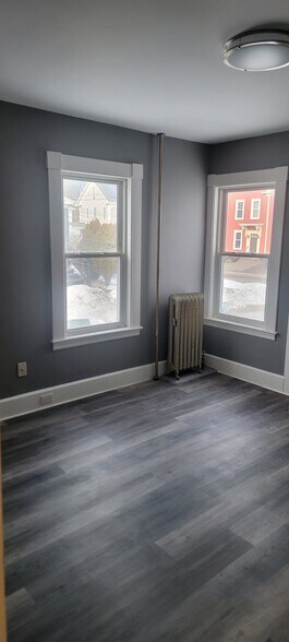 Building Photo - 80 Linden St