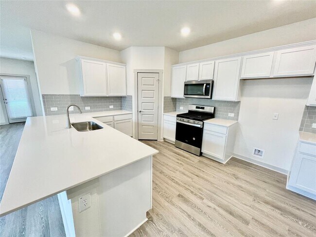 Building Photo - 2413 Sisterdale Ln