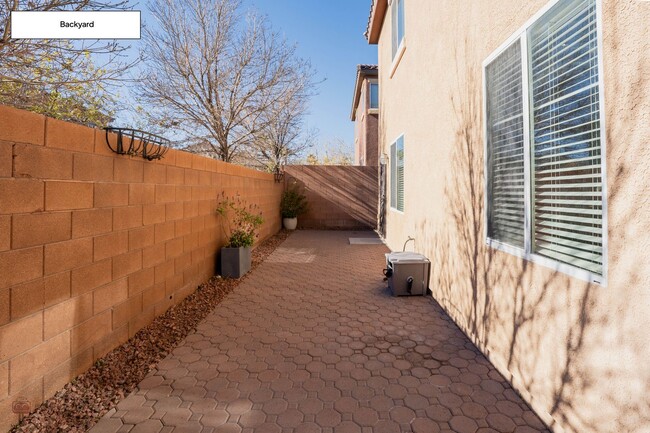 Building Photo - 4 BEDROOM HOME LOCATED IN CENTENNIAL HILLS