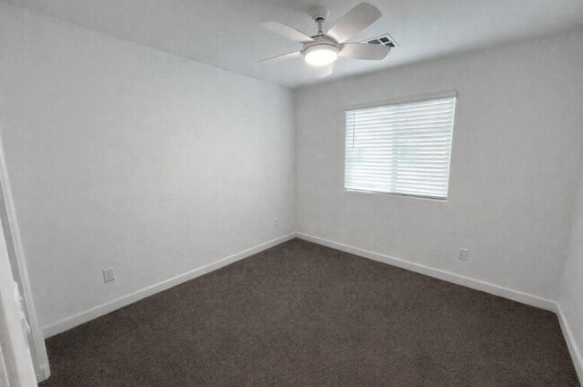 Building Photo - 3447 Grecian Queen Ave