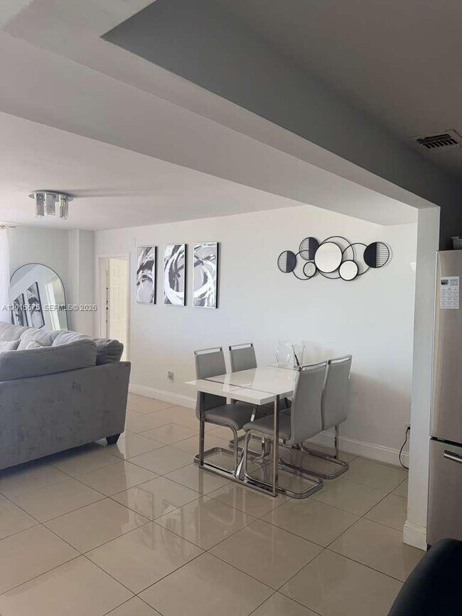 Building Photo - 13499 Biscayne Blvd