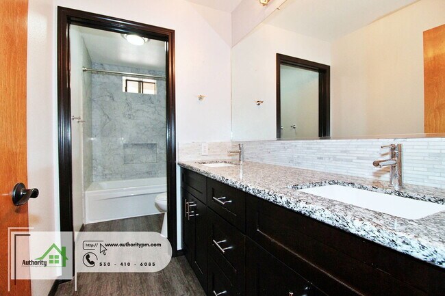 Building Photo - 3345 Golden Heights Dr