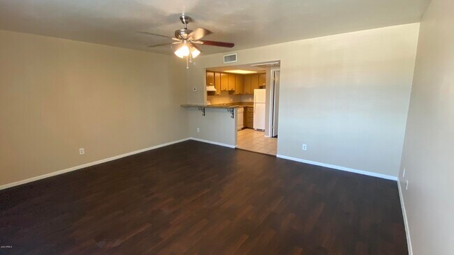 Building Photo - 700 E University Dr